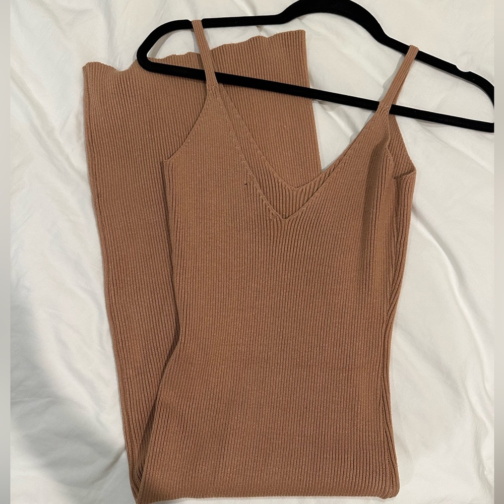 NWT Ribbed Midi Dress - Picture 2 of 3